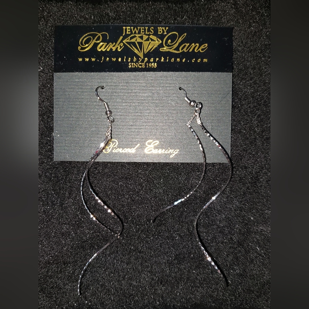 *NIB* Park Lane Whisper Earrings, Silver Only